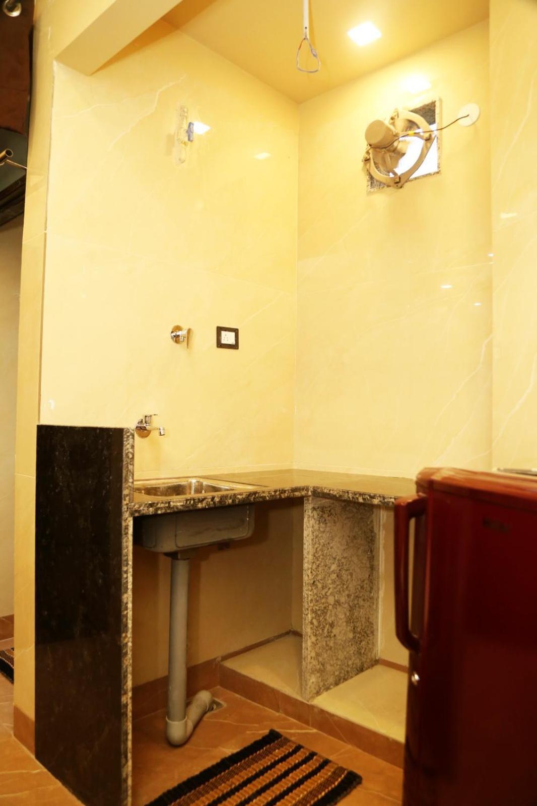1 Bhk In Sector 5 Rohini *
